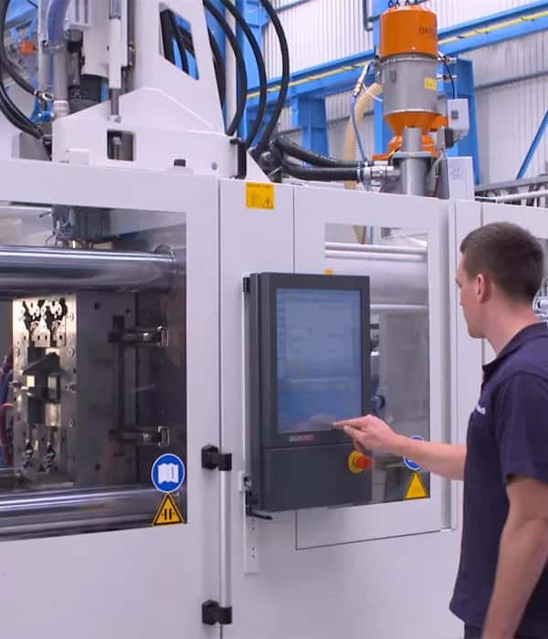 cursos-de-plastico-para-quem-quer-operar-maquinas-injetoras-1-1 Setup Otimizado: como reduzir o tempo de troca de moldes e aumentar a produtividade